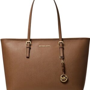 Authentic Michael kors large Gilly saffiano leather laptop top bag 18x11